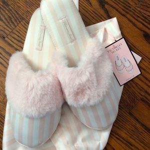 Victoria Secret Signature Slippers NEW